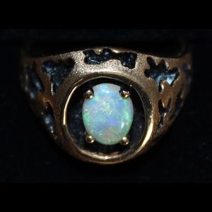 Men’s Australian opal ring 10k Gold 9 Grams